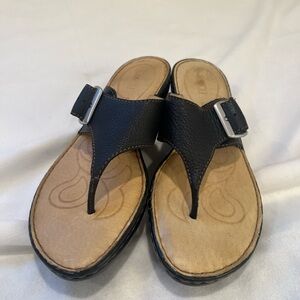 Born Black Leather Thong wedge Sandals with Buckle Womens Sz 11